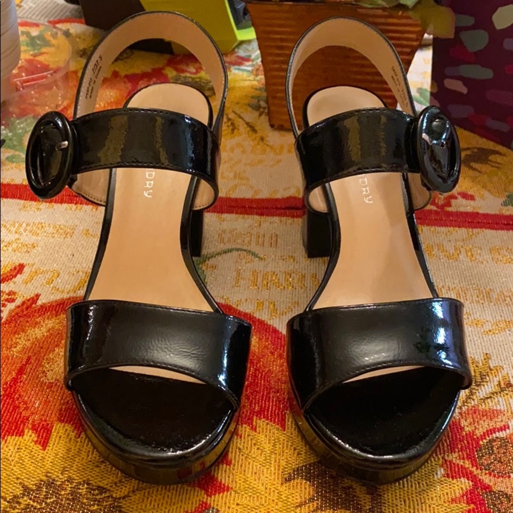 CLaundry Plarform Sandals Size 7M